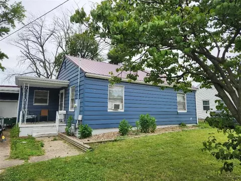 524 Douglas St, Shelbyville, IL 62565