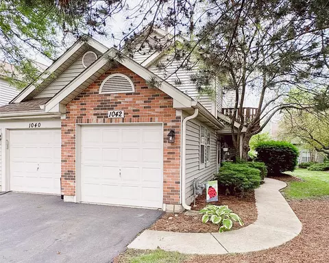 1042 Rockport Dr, Carol Stream, IL 60188