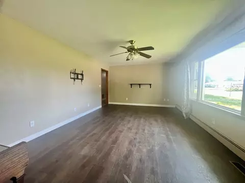 330 E 6th St, El Paso, IL 61738 photo 4
