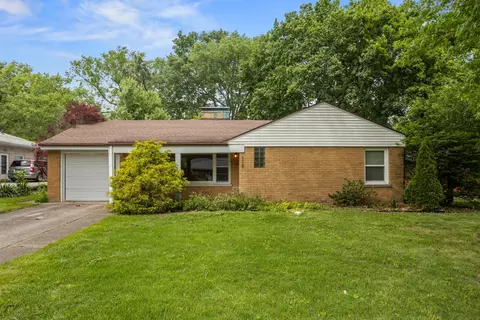 8 Montclair Rd, Urbana, IL 61801