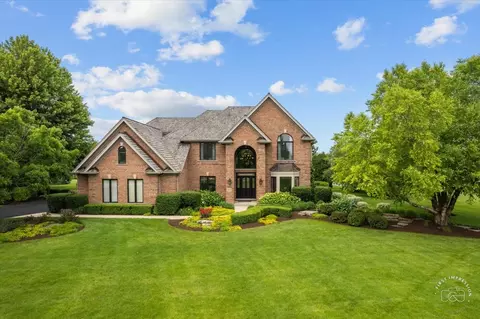 36 W700 Whispering Trl, Saint Charles, IL 60175