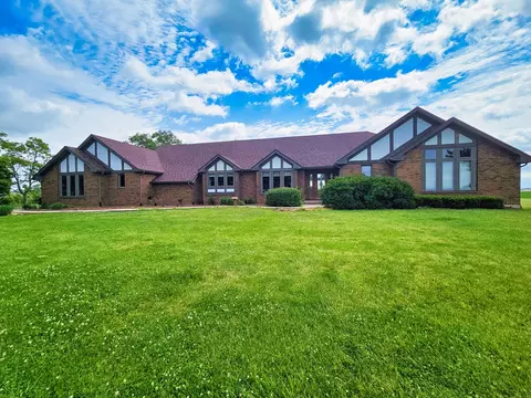 30525 S Center Rd, Peotone, IL 60468