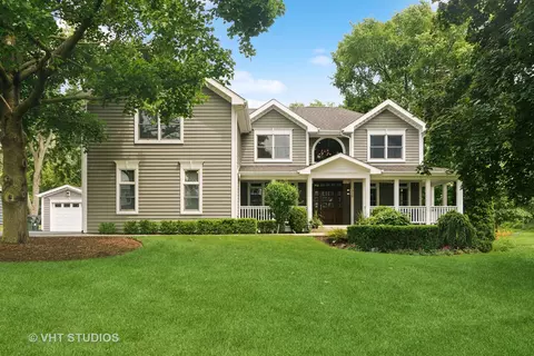 715 Cumnor Ave, Barrington, IL 60010