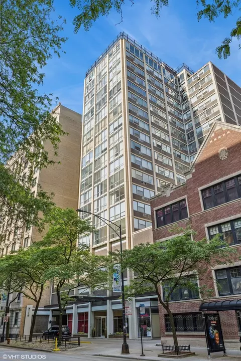 3110 N Sheridan Rd #1901, Chicago, IL 60657