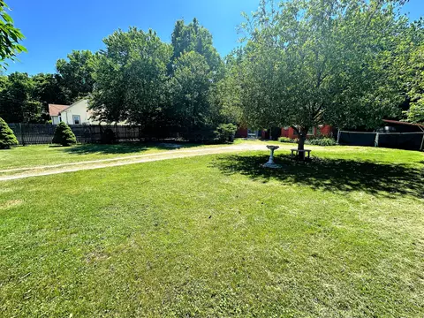 Exterior - 1141 1st Ave, Ottawa, IL 61350 photo 4 of 6