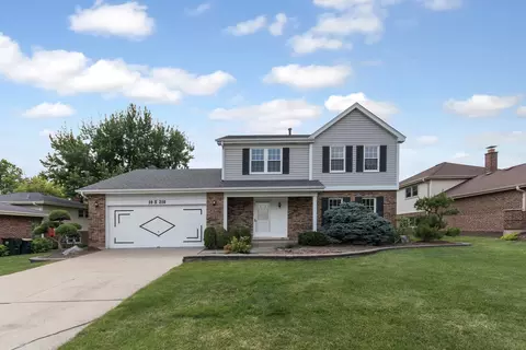 10 S210 Havens Dr, Downers Grove, IL 60516