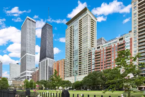 250 E Pearson St #3306, Chicago, IL 60611