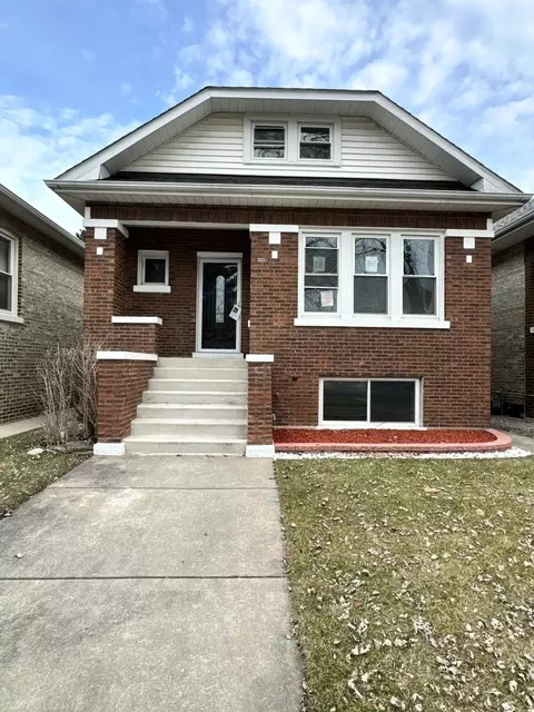 2233 Clinton Ave, Berwyn, IL 60402