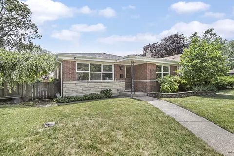 3919 Isabel St, Skokie, IL 60076
