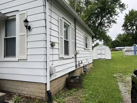 34 W Walnut St, Albion, IL 62806 photo 33