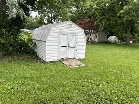 34 W Walnut St, Albion, IL 62806 photo 35