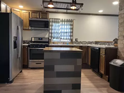34 W Walnut St, Albion, IL 62806 photo 10