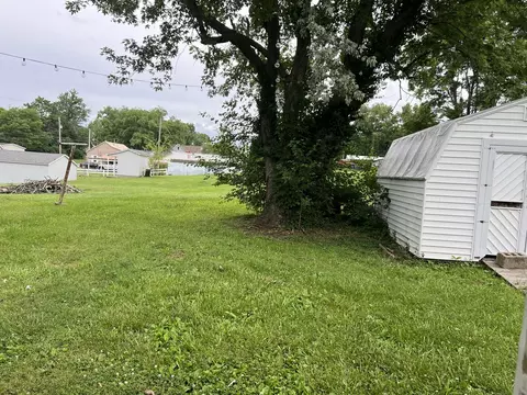 34 W Walnut St, Albion, IL 62806 photo 37