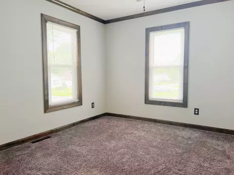 34 W Walnut St, Albion, IL 62806 photo 16