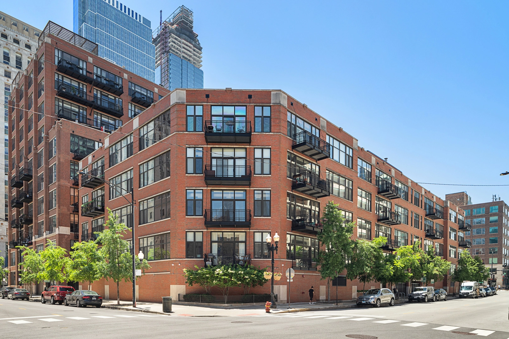 333 W Hubbard St Unit 704