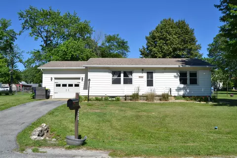 228 N Ash St, Maroa, IL 61756