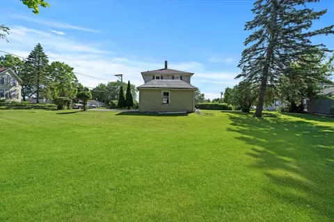 Exterior - 274 N Jackson St, Elgin, IL 60123 photo 4 of 5