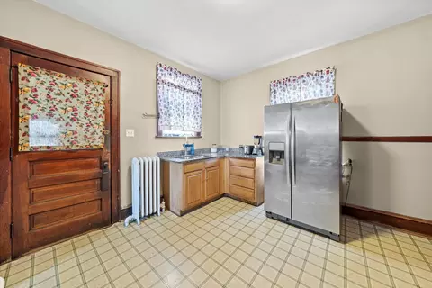 Kitchen - 274 N Jackson St, Elgin, IL 60123 photo 2 of 4