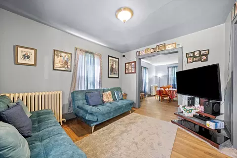 Living - 274 N Jackson St, Elgin, IL 60123 photo 1 of 1