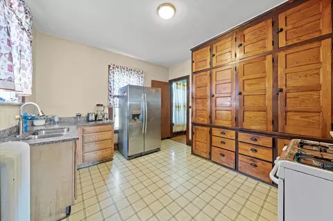 Kitchen - 274 N Jackson St, Elgin, IL 60123 photo 1 of 4