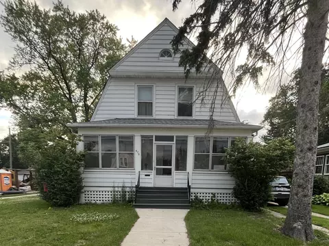 470 S State St, Elgin, IL 60123