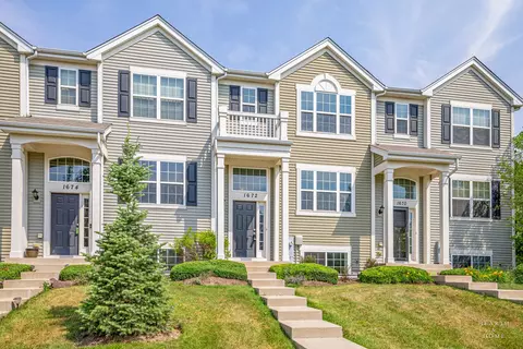 1672 Windward Dr, Pingree Grove, IL 60140