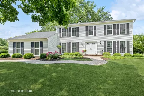 996 Williamsburg Park, Barrington, IL 60010