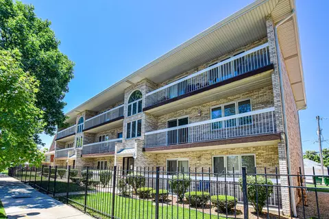 5630 S Narragansett Ave #308, Chicago, IL 60638