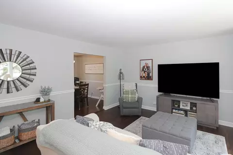 Living - 1990 Nottingham Ln, Wheaton, IL 60189 photo 2 of 4