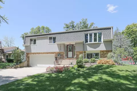 1990 Nottingham Ln, Wheaton, IL 60189