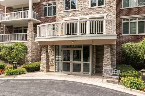 425 Benjamin Dr #509, Vernon Hills, IL 60061