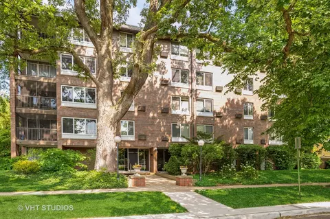 2324 Central St #5B, Evanston, IL 60201