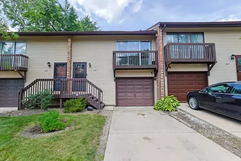 281 Sioux Dr, Bolingbrook, IL 60440
