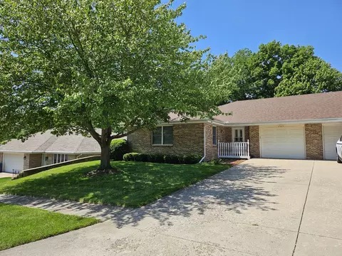 2325 Lynwood St, Morris, IL 60450