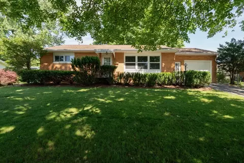 222 Sherwood Way, Bloomington, IL 61701