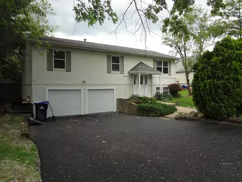 7606 Gene Dr, Wonder Lake, IL 60097