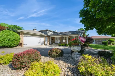 17258 Thornwood Dr, South Holland, IL 60473