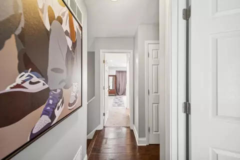 Entry Way - Undisclosed, Chicago, IL 60643 photo 1 of 2