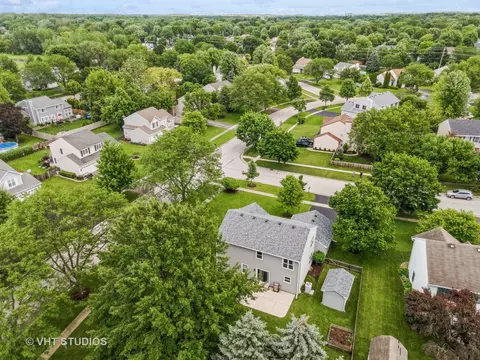 View/Area - 683 Paddock Ln, Batavia, IL 60510 photo 3 of 6