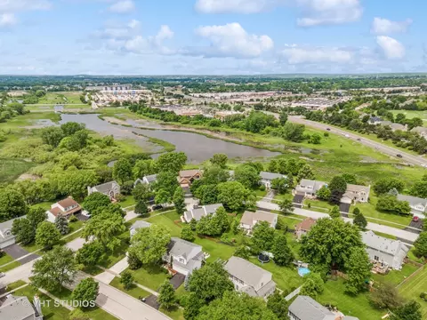 View/Area - 683 Paddock Ln, Batavia, IL 60510 photo 6 of 6