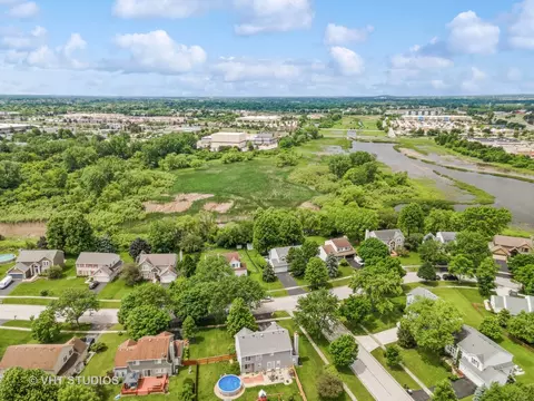 View/Area - 683 Paddock Ln, Batavia, IL 60510 photo 5 of 6