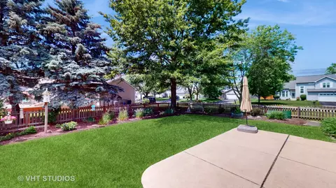 Exterior - 683 Paddock Ln, Batavia, IL 60510 photo 4 of 5
