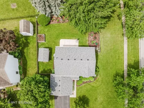 View/Area - 683 Paddock Ln, Batavia, IL 60510 photo 4 of 6