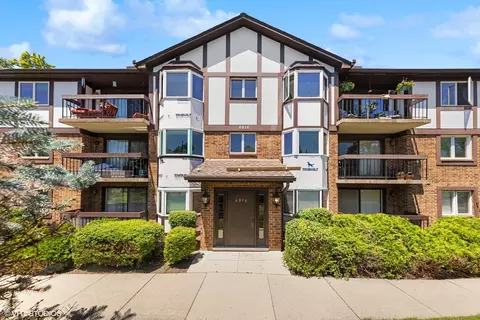 6816 Joliet Rd #10, Indian Head Park, IL 60525