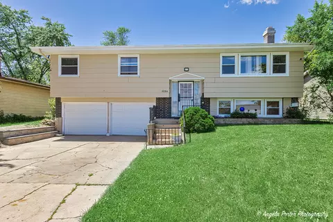 3224 Bristol Rd, Waukegan, IL 60087
