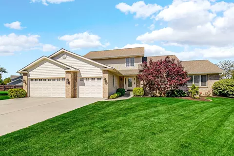 958 Willow Cir, Dekalb, IL 60115