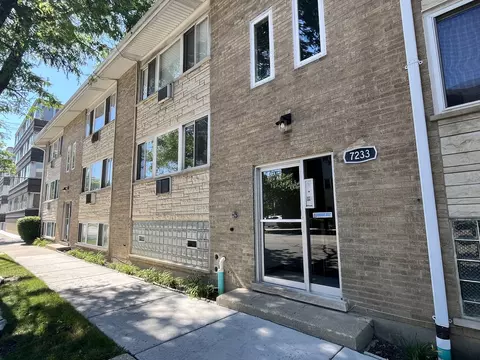 7231 Randolph St #2D, Forest Park, IL 60130