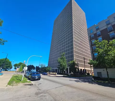 6700 S South Shore Dr #8B, Chicago, IL 60649