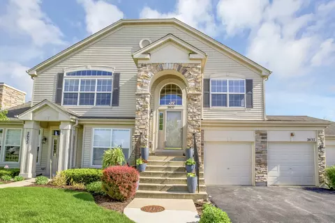 2637 Maple Cir #2637, West Dundee, IL 60118