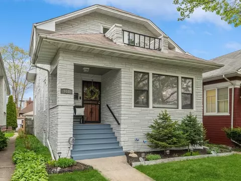 918 N Humphrey Ave, Oak Park, IL 60302